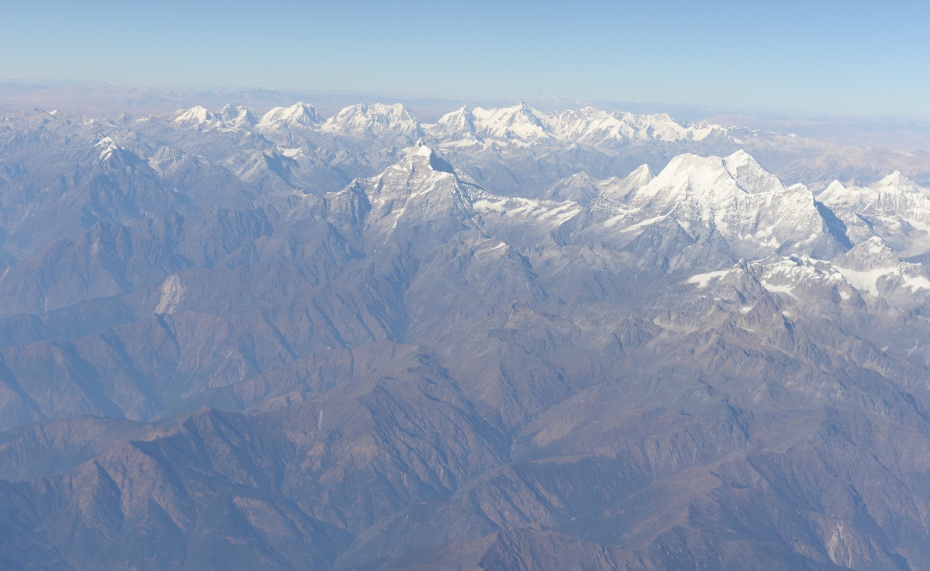 himalayas-with-everest-in-the-center
