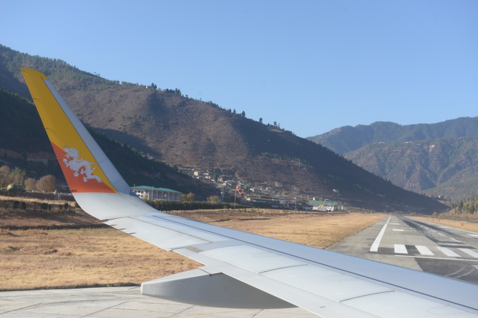 short-runway-paro-bhutan